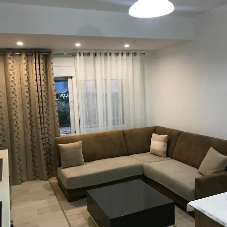 Garden Apartment *