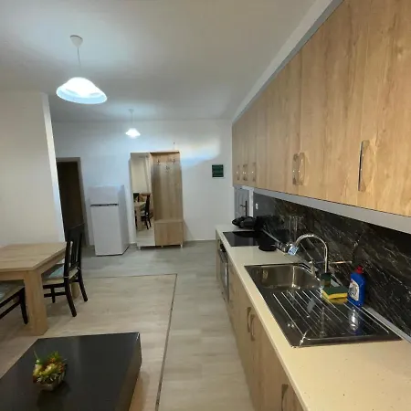 Garden Apartment *