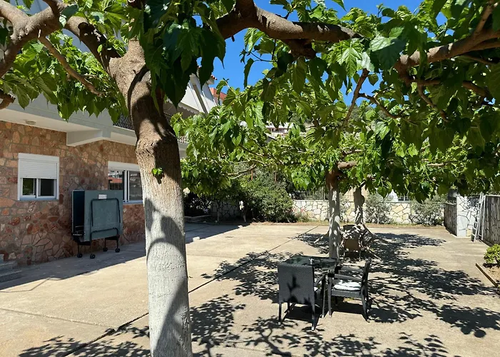 Garden Sarandë