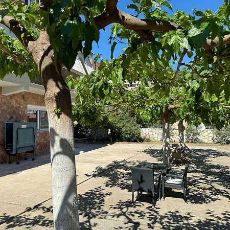 Garden Sarandë